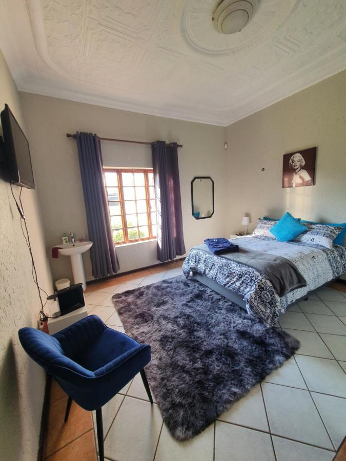 Life Tours & Accommodation Boksburg Exterior foto