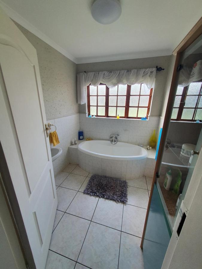 Life Tours & Accommodation Boksburg Exterior foto