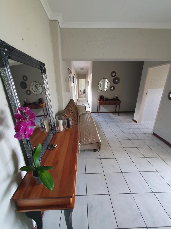 Life Tours & Accommodation Boksburg Exterior foto
