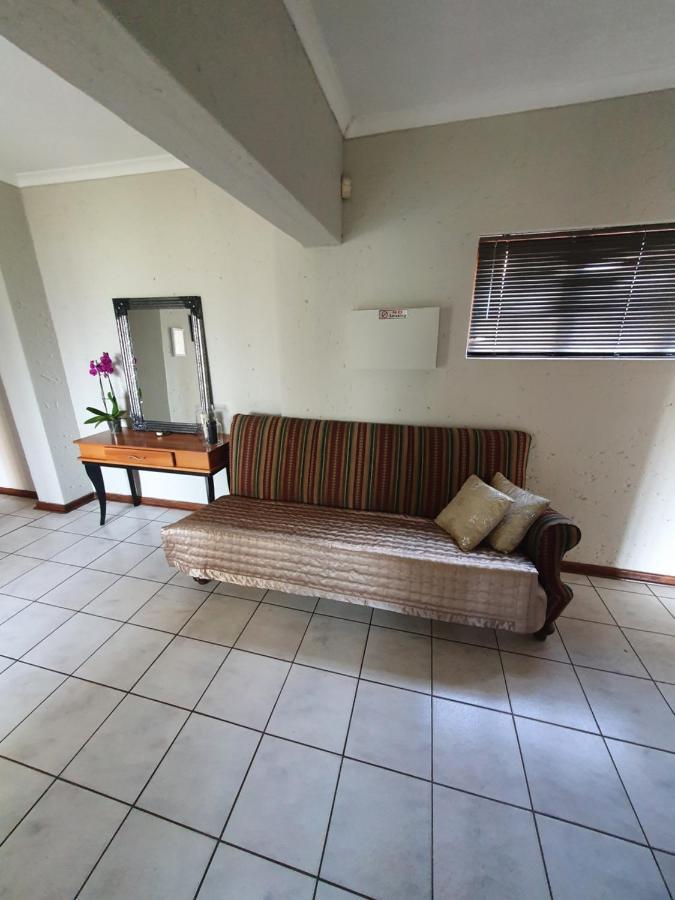 Life Tours & Accommodation Boksburg Exterior foto